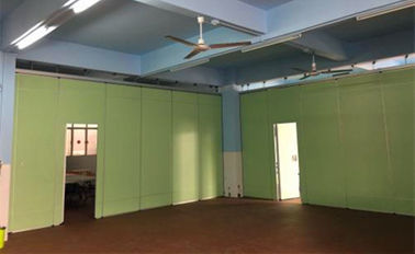 Pannello pieghevole d'attaccatura superiore del muro divisorio del sistema del soffitto di multi colore per stanza di formazione